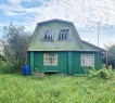 По аллеям- щебень, покрытый асфальтной крошкой.<br /><br />Площадь дачного домика  (каркасник) - 52,5 кв.м.<br />1 этаж: кухня, две спальные комнаты.<br />2 этаж: две спальные комнаты.<br /><br />Площадь бани (на дровах) - 60,0 кв.м. <br /><br />Площадь земельного участка 5,17 сотки.<br /><br />В СНТ есть свет, газ, вода.