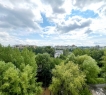 <strong>Двухкомнатная ленинградка на Амирхана, 34!</strong><br /><br />В продаже уютная квартира в Ново-Савиновской районе Казани  по адресу ул. Амирхана, 34.