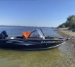 Организован спуск на воду для катера.<br />В 100 метрах от дома благоустроен родник с вкуснейшей водой, сразу за которым можно прогуляться по лесу.<br /><br /><br /><span style="text-decoration:underline;"><strong>Юридические аспекты:</strong></span><br /><br />Единственный собственник, без залогов и обременений.<br />Все документ готовы для сделки, а дом - для новоселья!<br />​​​​​​​Возможен обмен, торг.<br /><br />​​​​​<br /><br /><em>Приобретая этот дом, Вы приобретаете не просто стены - Вы получаете стиль жизни, наполненный умиротворением, гармонией и счастливым временем, проведенным с близкими людьми.</em><br /><br />Рядом находятся: Верхний Услон, Нижний Услон, Ключищи, Печищи, Моркваши, Октябрьский, Никольское<br /><br /><p><strong>С уважением, ваш гид в мире недвижимости, Шахимарданова Гузель.</strong></p><p><strong>АН «МЕГАЛИТ» основано в 2004 году.