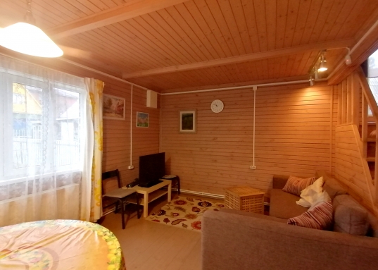 <strong>      Дом в живописнейшем месте в 150 метрах от берега залива Волги, в окружении леса, в пригороде города Казани.</strong><br /><br />        <strong>Дом круглогодичного проживания</strong>, расположен в п.