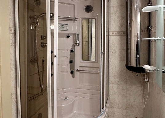 Она создана для тех, кто привык к лучшему и ценит качество во всём.</p><p><strong>Звоните, чтобы узнать больше и договориться о просмотре!<br /><br /><br /><br /></strong><em><strong>С уважением, ваш гид в мире недвижимости, Шахимарданова Гузель.</strong></em><br /><br /><em><strong>АН «МЕГАЛИТ» основано в 2004 году.