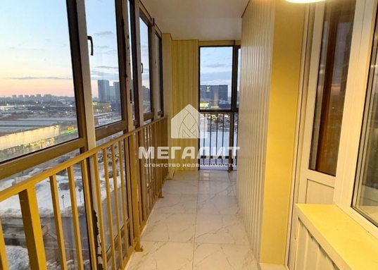 Рядом расположены улицы: Вознесенский тракт, Камалеева, Аделя Кутуя, Назиба Жиганова, Петра Полушина, Сахарова.