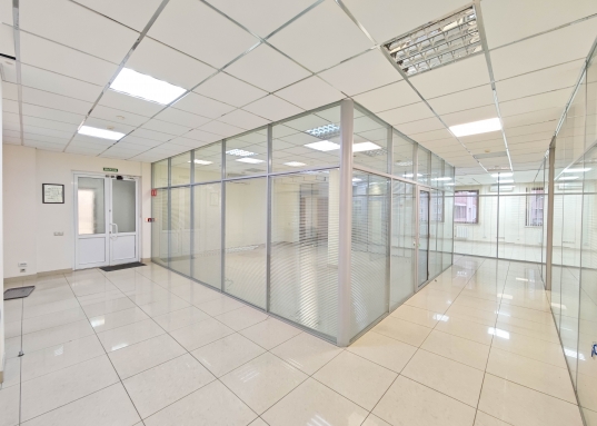 Офис на первой линии просп. Ямашева, 284 кв.м.