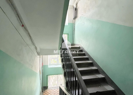 <strong>В продаже уютная 2-х комнатная квартира возле метро "Яшьлек"!</strong><br /><br />Квартира находится в Московском районе Казани по адресу: ул. Волгоградская, д.10, в 2-х минутах ходьбы от метро.<br />Кирпичный дом, квартира очень теплая и светлая.