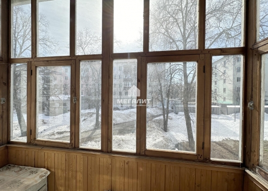 Высокие потолки.