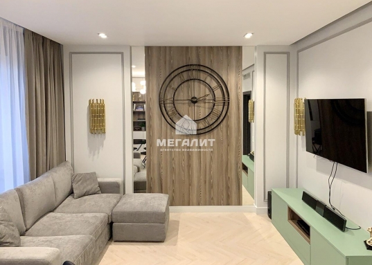 Продам квартиру в доме с бассейном