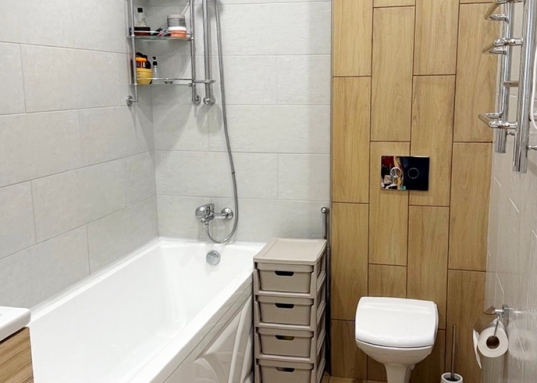 Главным подарком для покупателей является наличие в квартире всей необходимой мебели и техники!!!