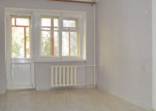 Адрес: ул. Новаторов, дом 1, Количество комнат: 3, Общая площадь: 55.9 м<sup>2</sup>, Жилая площадь: 42 м<sup>2</sup>, Площадь кухни: 6.4 м<sup>2</sup>, Этаж: 3/5, Тип дома: Кирпичный, Район: Советский