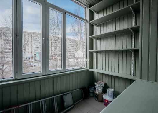 Квартира укомплектована мебелью и техникой (вплоть до робота-пылесоса).