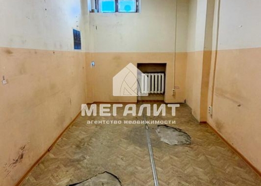 Подойдет под офис , склад , производство 
Площадь 16,5 кв.м.,  Стоимость аренды за 1 кв.м. площади 400 руб/месяц.+ коммунальные услуги.