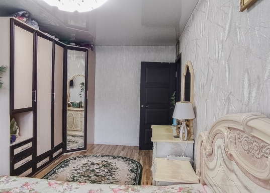 Адрес: ул. Брусничная (Лесной городок), дом 32, Количество комнат: 2, Общая площадь: 65.5 м<sup>2</sup>, Жилая площадь: 32.4 м<sup>2</sup>, Площадь кухни: 10.8 м<sup>2</sup>, Этаж: 1/5, Тип дома: Кирпичный, Район: Приволжский