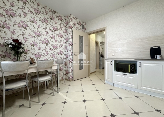 Адрес: ул. Натана Рахлина, дом 7, Количество комнат: 1, Общая площадь: 41.3 м<sup>2</sup>, Жилая площадь: 17.3 м<sup>2</sup>, Площадь кухни: 9.7 м<sup>2</sup>, Этаж: 10/17, Район: Советский