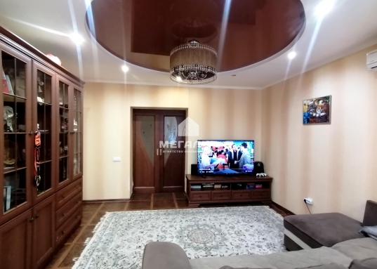 <strong>     Предлагаю купить просторную трехкомнатную квартиру в центре Ново-Савиновского района по ул. Чистопольская, д. 74.<br /></strong><br />      Квартира без обременений и ограничений, свободная от проживания, один собственник.<br /><br />      Расположена квартира на втором этаже кирпичного дома 2008г. постройки.