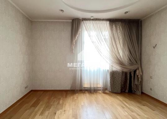 Трехкомнатная квартира в кирпичном доме 2002 года постройки по адресу: Тунакова, 47!