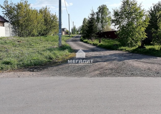 Продам абсолютно <strong>ровный участок без построек площадью 1500 кв.м</strong>., размеры по длине и ширине оптимальны и составляют 44 на 34 метра.<br /><br /><strong>Участок расположен в селе Тагашево (Тогашево) Пестречинского района</strong> Республике Татарстан, бывшей усадьбе Макаровых-Вешняковых-Желтухиных.<br /><br />Участок в самом начале села, рядом <strong>водонапорная башня.