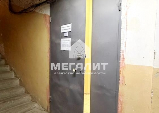 Доступные помещения на 2 этаже : 72 кв.м., 35,1 кв.м., 20,1 кв.м. Стоимость аренды за 1 кв.м. площади 400 руб/месяц

В помещении 72 кв.м. есть мокрая точка  и принудительная вентиляция (ранее использовалось под лабораторию) 
  
Рядом находятся: Арбузова, Халитова, Губкина, Зур Урам, проспект Мира.