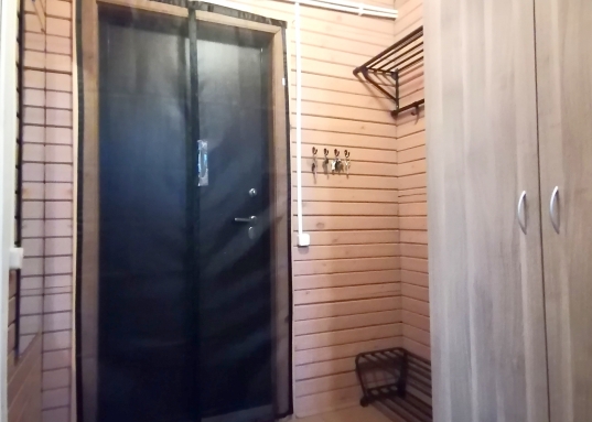 На участке расположены баня, дровница, два хоз., блока, беседка.