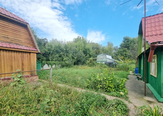 Прочь от загазованных улиц и городской суеты!<br /><br />Продаю дачу в поселке Песчаные Ковали Лаишевского района, СНТ "Нептун", прямо напротив озера Ковалевское.