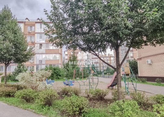 Адрес: ул. Брусничная (Лесной городок), дом 32, Количество комнат: 2, Общая площадь: 65.5 м<sup>2</sup>, Жилая площадь: 32.4 м<sup>2</sup>, Площадь кухни: 10.8 м<sup>2</sup>, Этаж: 1/5, Тип дома: Кирпичный, Район: Приволжский