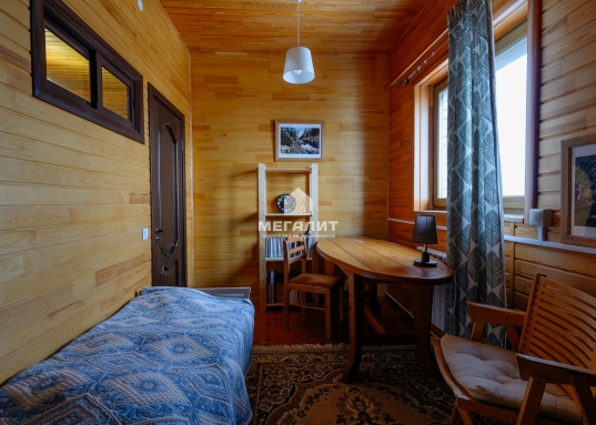 Адрес: ул. Центральная, Площадь дома: 200,6 м<sup>2</sup>, Площадь участка: 16,3 соток, Поселок: с. Матюшино, Район: Верхнеуслонский