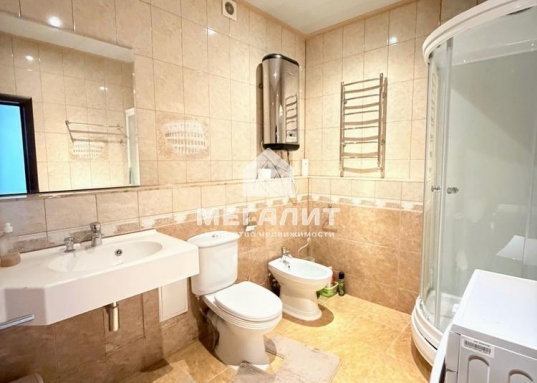 В шаговой доступности ГРК "Kорстон", парк Горького,скверы, Дворцовая набережная, Большая Красная, Карла Маркса, Касаткина, Подлужная, Гоголя, Вишневского, Ершова.