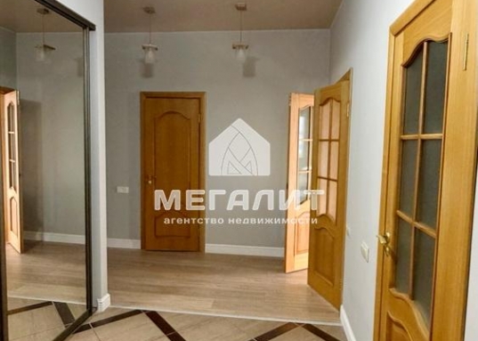 Сдается трехкомнатная  квартира, общей площадью 116 кв.м. К.Маркса,3
 Малоквартирный  дом с индивидуальным отоплением в самом сердце Казани у подножья Кремля.