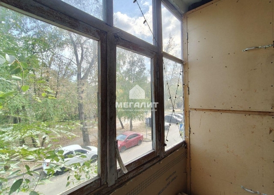 <p>Купить двух комнатную квартиру на 2 этаже 5 этажного дома, расположенную по адресу: г.Казань, Кировский р-н, ул. Кулахметова д. 6.</p><p>Общая площадь квартиры составляет 45,20 кв.м.<br />Комнаты 18,9кв.м. / 13,9 кв.м<br />Кухня 5,5 кв.м<br />Санузел 2,9 кв.м<br />Коридор 3 кв.м<br />Балкон</p><p>Проходит ипотека!