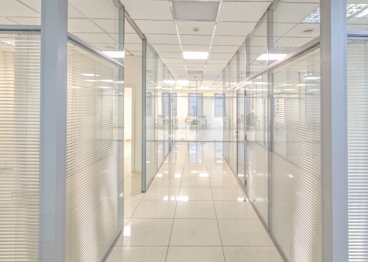 <strong><em>Снять офисное помещение в Ново-Савиновском районе г.Казани, на первой линии проспекта Х.