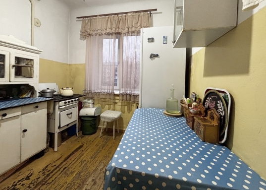 Предлагаем Вашему вниманию двухкомнатную, расположенную по адресу; г. Казань, проспект Ибрагимова, д.35, на третьем этаже пяти этажного кирпичного дома.