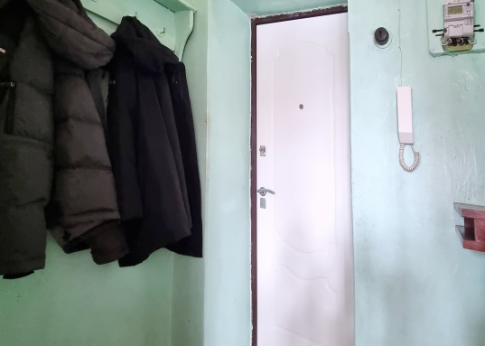 В квартире установлены новые чугунные батареи, в кухне колонка полуавтомат- у Вас  всегда будет горячая вода. <br /><br />Для покупки данной квартиры возможно оформление ипотеки, а также использование материнского капитала, что делает квартиру еще более привлекательной для семей с детьми.