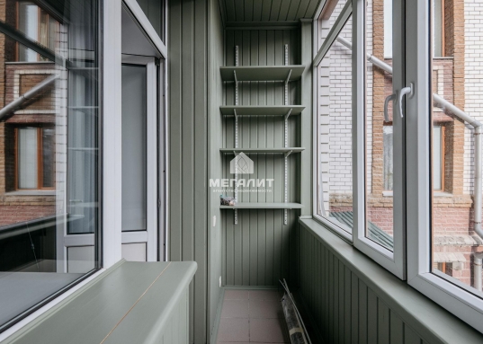 Адрес: ул. Мулланура Вахитова, дом 8, Количество комнат: 4, Общая площадь: 131.5 м<sup>2</sup>, Жилая площадь: 80 м<sup>2</sup>, Площадь кухни: 18 м<sup>2</sup>, Этаж: 2/5, Тип дома: Кирпичный, Район: Кировский