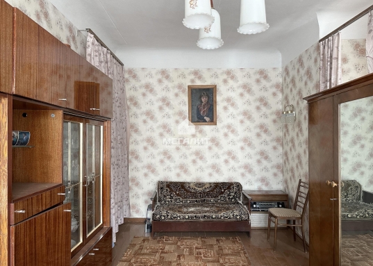 Хотите купить 1-комн квартиру в кирпичном доме в 5-минутах от станции метро и благоустроенного парка?<br /><br />В продаже квартира общей площадью 30 м2, расположенная на 2-ом этаже 5-этажного дома по адресу ул. Олега Кошевого, д. 4А (мкр-н Соцгород, Авиастроительный район).<br />Дом находится на второй линии, что оберегает будущих владельцев от шума и пыли, но в то же время имеет в ближайшем радиусе всю необходимую инфраструктуру: парк "Крылья Советов", станция метро, спортивный комплекс "Триумф", обновленный ДК им. Ленина, школа, детский сад, супермаркеты, ПВЗ.<br /><br />Квартира очень светлая, чистая, не угловая.