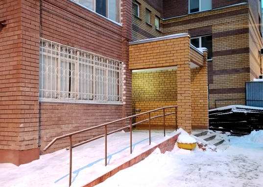 Предлагаю купить 3-комнатную квартиру в 500 метрах от ст. метро.