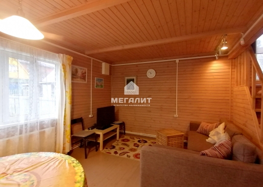 <strong>      Дом в живописнейшем месте в 150 метрах от берега залива Волги, в окружении леса, в пригороде города Казани.</strong><br /><br />        <strong>Дом круглогодичного проживания</strong>, расположен в п.