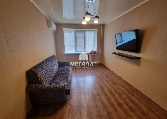 Адрес: ул. Декабристов, дом 103, Количество комнат: 1, Общая площадь: 35 м<sup>2</sup>, Жилая площадь: 18 м<sup>2</sup>, Площадь кухни: 6 м<sup>2</sup>, Этаж: 2/5, Тип дома: Кирпичный, Район: Московский