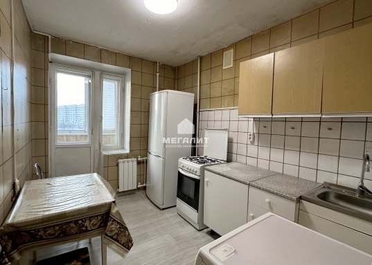 Кабан?</strong><br /><br />Предлагаю приобрести <strong>квартиру в кирпичном доме у Старо-Татарской Слободы</strong>, в месте где соединяется история, культура и дух Татарстана!<br /><br />Квартира расположена на 3 этаже в 9-этажном доме 1981 года постройки.