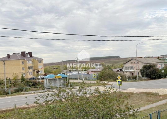 В продаже дом в  экологически чистом районе.
