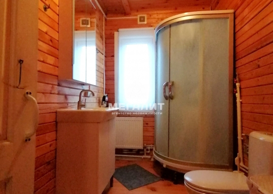 Отопление газовое, отдельные договор по электричеству.