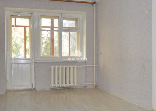 Адрес: ул. Новаторов, дом 1, Количество комнат: 3, Общая площадь: 55.9 м<sup>2</sup>, Жилая площадь: 42 м<sup>2</sup>, Площадь кухни: 6.4 м<sup>2</sup>, Этаж: 3/5, Тип дома: Кирпичный, Район: Советский