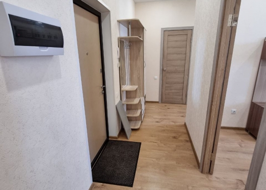 Новый жилой комплекс "Острова", новый дом, чистый подьезд, домофон.