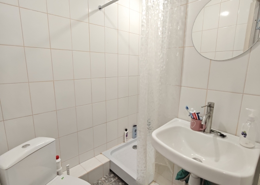 Квартира - студия у станции метро!