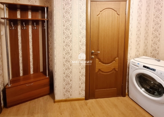 Сдам квартиру возле метро "Горки"