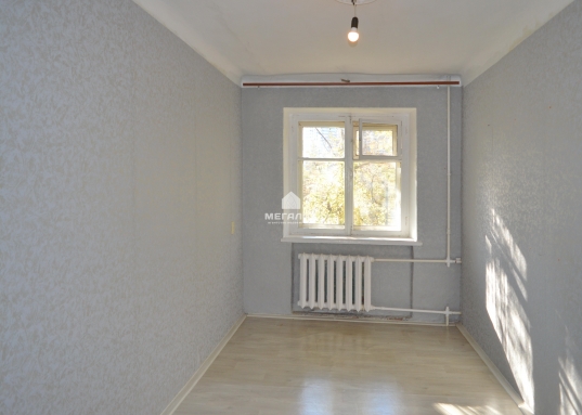 Прекрасная возможность купить 3х-комнатную квартиру общей площадью 55,9 м², расположенную на улице Новаторов, д. 1 в центре Советского района г. Казани.<br />Просторная квартира на комфортном 3 этаже кирпичного дома в одном из самых спокойных и благополучных районов города.