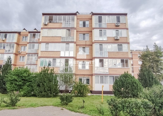 Адрес: ул. Брусничная (Лесной городок), дом 32, Количество комнат: 2, Общая площадь: 65.5 м<sup>2</sup>, Жилая площадь: 32.4 м<sup>2</sup>, Площадь кухни: 10.8 м<sup>2</sup>, Этаж: 1/5, Тип дома: Кирпичный, Район: Приволжский