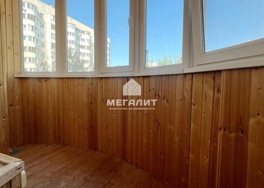 <strong>Сдается уютная 2-к квартира по адресу ул. Меридианная,24!</strong><br /><br />На длительный срок сдается 2-к квартира, с необходимой мебелью и техникой.<br />Квартира расположена в развитом центре Ново-Савиновского района,  по улице Меридианная, дом  24.