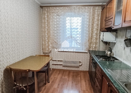 Адрес: ул. Меридианная, дом 13, Количество комнат: 1, Общая площадь: 43.3 м<sup>2</sup>, Жилая площадь: 22 м<sup>2</sup>, Площадь кухни: 10 м<sup>2</sup>, Этаж: 6/10, Тип дома: Панельный, Район: Ново-Савиновский