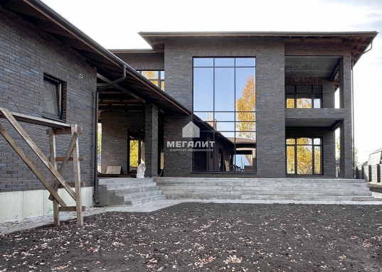 Куземетьево окружен живописным сосновым лесом и рекой, что создает неповторимую атмосферу полного единения с природой.