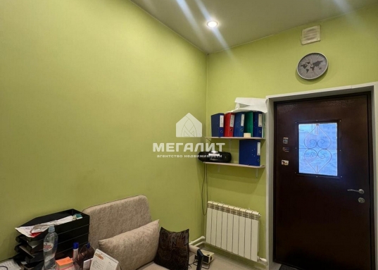 <strong>Сдается помещение свободного назначения с отдельным входом!<br /><br /></strong>Помещение расположено в Ново-Савиновском районе г. Казани по адресу Ямашева, 61.<br /><strong><br />​​​​​​​</strong>Помещение находится на 1-ом этаже жилого дома с отдельным входом. Густонаселенный жилой массив.<br />​​​​​​​ <br /><strong>Площадь 9 кв.м. Доступ 24/7.