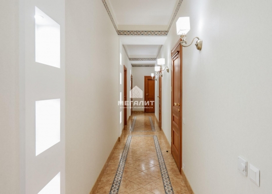 Ключи в день оплаты!<br /><br /><br /><strong>Звоните, чтобы узнать подробнее и договориться о просмотре!</strong><br /><br /><br /><em><strong>С уважением, ваш гид в мире недвижимости, Шахимарданова Гузель.</strong></em><br /><br /><em><strong>АН «МЕГАЛИТ» основано в 2004 году.