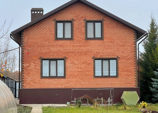 <strong>Уникальное предложение для тех, кто ценит комфорт и природное окружение! </strong><br /> <br />Отличная возможность купить дом на берегу Волги в селе Шеланга, Верхнеуслонский район!<br />Дом находиться на возвышенности, в 200 метрах от Волги.